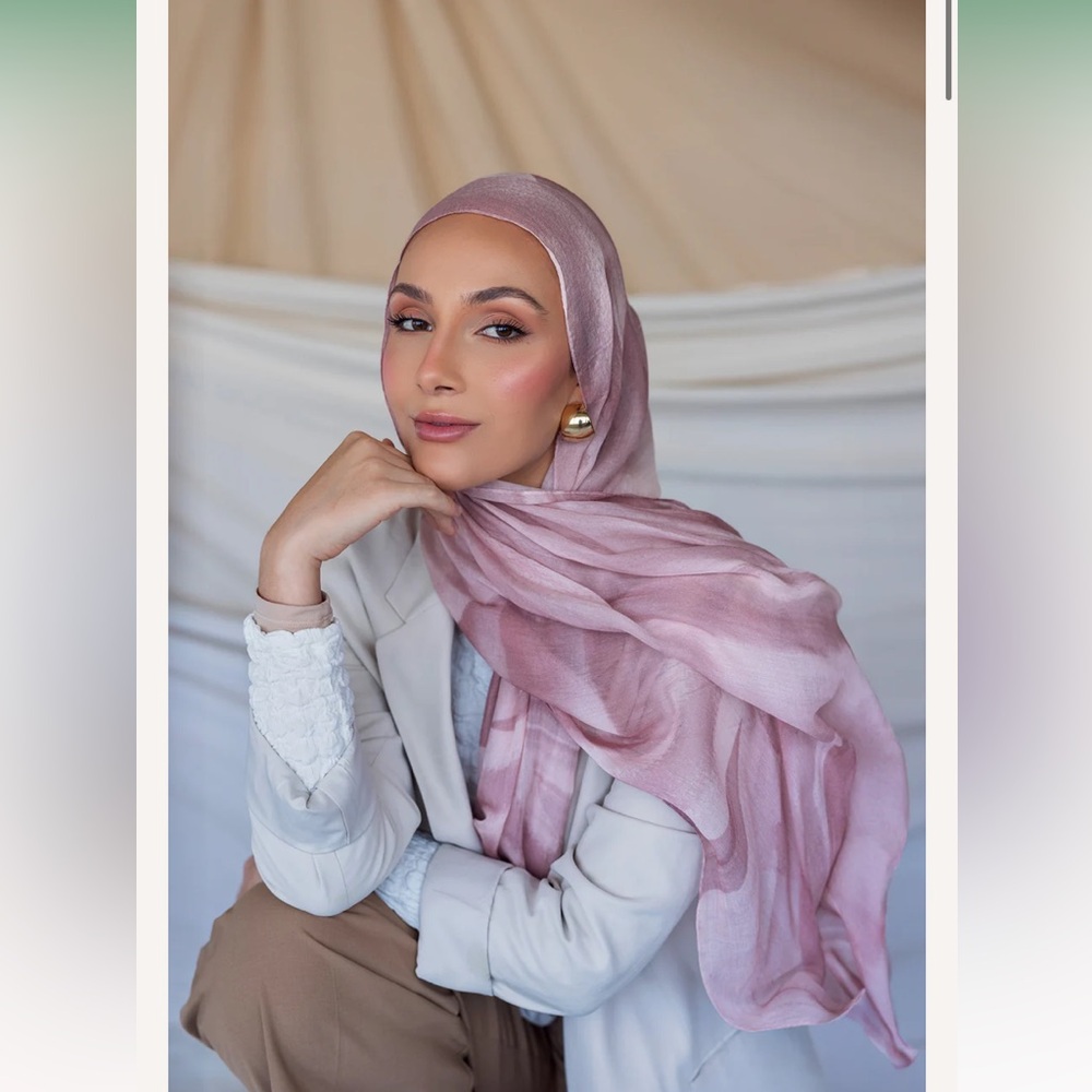 Vela rose sediment Rare hijab